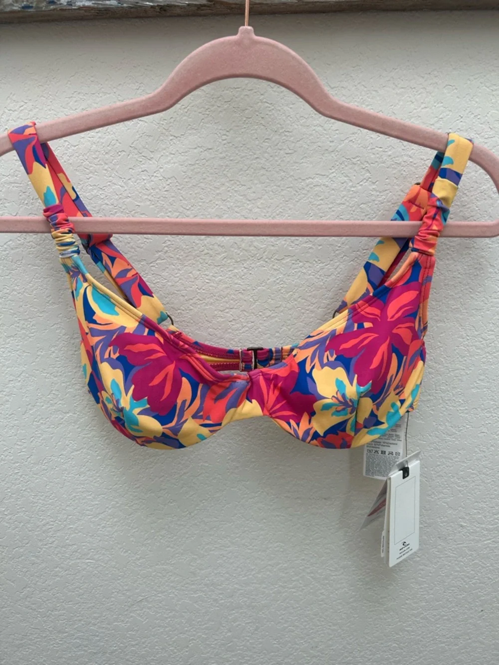 Pink Floral Bikini Top w underwire Rip Curl Es Verdad Summer Barbiecore Small